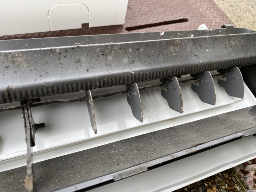 ドレンパン洗浄前